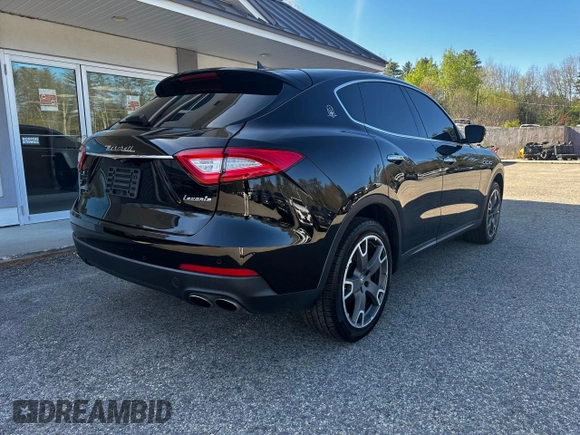 2018 Maserati Levante with VIN ZN661XUA1JX302021, listed as a Copart auction lot 55509055 with 92,444 mi miles and Clean Title. Bid and sale history available at carsss.com. Image 4.