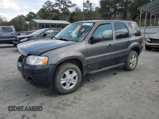 2003 Ford Escape XLT Popular with VIN 1FMYU031X3KC41841, listed as a Copart auction lot 48577135 with 327,924 mi miles and Salvage Title. Bid and sale history available at carsss.com. Image 1.