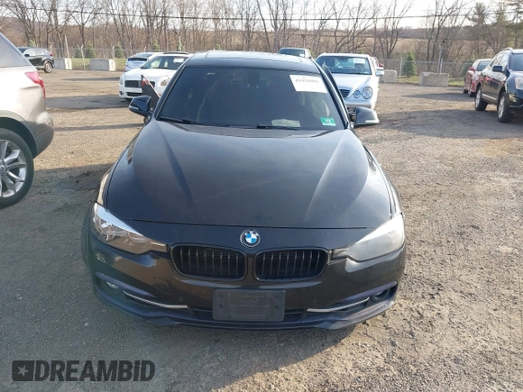2016 BMW 3 Series 328i xDrive z VIN WBA8E3G50GNU01162, wystawiony jako IAAI lot #41934401 z przebiegiem 106 967 mil mil oraz . Historia ofert i sprzedaży dostępna na DreamBid. Obrazek 12.