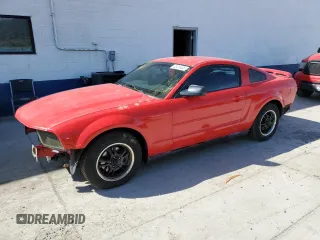 2008 Ford Mustang Deluxe with VIN 1ZVHT80N385153648, listed as a Copart auction lot 48418445 with 180,196 mi miles and Salvage Title. Bid and sale history available at carsss.com. Image 1.