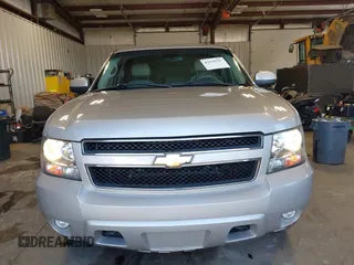 2007 Chevrolet Tahoe LT z VIN 1GNFK13077R224756, wystawiony jako IAAI lot #42620527 z przebiegiem Nie podano mil oraz . Historia ofert i sprzedaży dostępna na DreamBid. Obrazek 12.