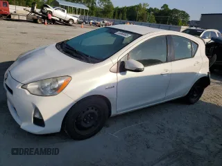 2013 Toyota Prius One z VIN JTDKDTB39D1043032, wystawiony jako Copart lot #55822965 z przebiegiem 219 830 mil mil oraz Szkoda całkowita • Salvage title. Historia ofert i sprzedaży dostępna na DreamBid. Obrazek 1.