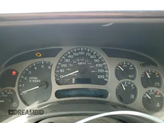 2005 GMC Sierra Denali z VIN 2GTEK63N551215749, wystawiony jako Copart lot #71357594 z przebiegiem 183 483 mil mil oraz Szkody całkowita. Historia ofert i sprzedaży dostępna na DreamBid. Obrazek 9.