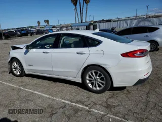 2019 Ford Fusion Hybrid SEL with VIN 3FA6P0MU6KR235742, listed as a Copart auction lot 46044323 with 61,172 mi miles. Bid and sale history available at carsss.com. Image 2.
