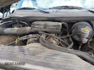 1999 Dodge 1500 z VIN 1B7HC13Z6XJ525580, wystawiony jako IAAI lot #41755940 z przebiegiem 417 640 mil mil oraz . Historia ofert i sprzedaży dostępna na DreamBid. Obrazek 10.