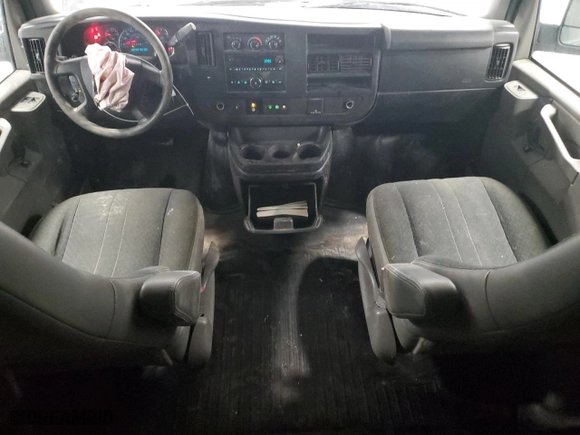 2019 GMC Savana Cargo Van with VIN 1GTW7AFGXK1363256, listed as a Copart auction lot 86720514 with 128,927 mi miles and Salvage Title. Bid and sale history available at carsss.com. Image 8.