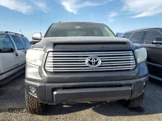 2016 Toyota Tundra Platinum z VIN 5TFGW5F11GX211574, wystawiony jako Copart lot #75138854 z przebiegiem 58 044 mil mil oraz Szkoda całkowita • Salvage title. Historia ofert i sprzedaży dostępna na DreamBid. Obrazek 5.