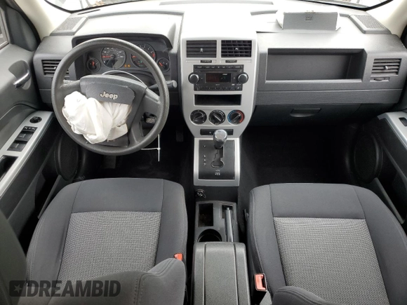 2008 Jeep Patriot Sport z VIN 1J8FT280X8D534394, wystawiony jako Copart lot #53935575 z przebiegiem 122 836 mil mil oraz Szkoda całkowita • Salvage title. Historia ofert i sprzedaży dostępna na DreamBid. Obrazek 8.