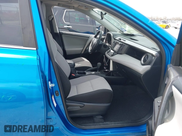 2018 Toyota RAV4 XLE with VIN JTMWFREV2JJ752568, listed as a IAAI auction lot 41795891 with 37,886 mi miles. Bid and sale history available at carsss.com. Image 5.