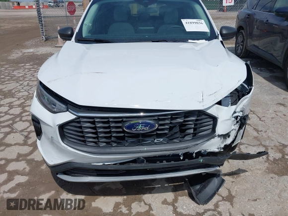 2025 Ford Escape Active z VIN 1FMCU0GN7SUA03259, wystawiony jako IAAI lot #41899036 z przebiegiem 189 mil mil oraz . Historia ofert i sprzedaży dostępna na DreamBid. Obrazek 13.
