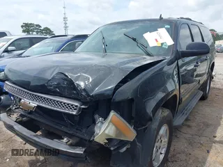 2010 Chevrolet Suburban LT with VIN 1GNUCJE06AR138587, listed as a IAAI auction lot 42145484 with 283,318 mi miles and . Bid and sale history available at DreamBid. Image 6.