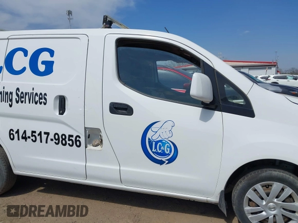 2017 Nissan NV200 S z VIN 3N6CM0KN5HK713522, wystawiony jako IAAI lot #42052133 z przebiegiem 126 019 mil mil oraz . Historia ofert i sprzedaży dostępna na DreamBid. Obrazek 14.
