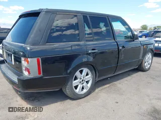 2005 Land Rover Range Rover z VIN SALMF11445A197370, wystawiony jako IAAI lot #42129179 z przebiegiem Nie podano mil oraz . Historia ofert i sprzedaży dostępna na DreamBid. Obrazek 4.