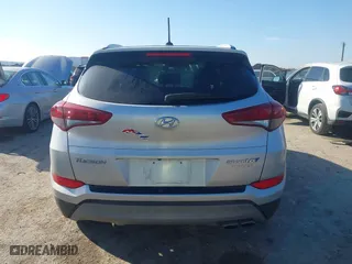 2017 Hyundai Tucson Value with VIN KM8J33A22HU457809, listed as a IAAI auction lot 41632652 with 26,154 mi miles. Bid and sale history available at carsss.com. Image 16.
