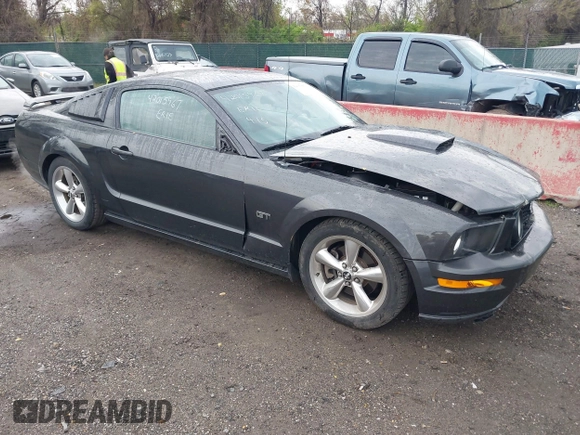 2008 Ford Mustang GT Deluxe with VIN 1ZVHT82HX85117723, listed as a IAAI auction lot 42015967 with 120,406 mi miles and . Bid and sale history available at carsss.com. Image 1.