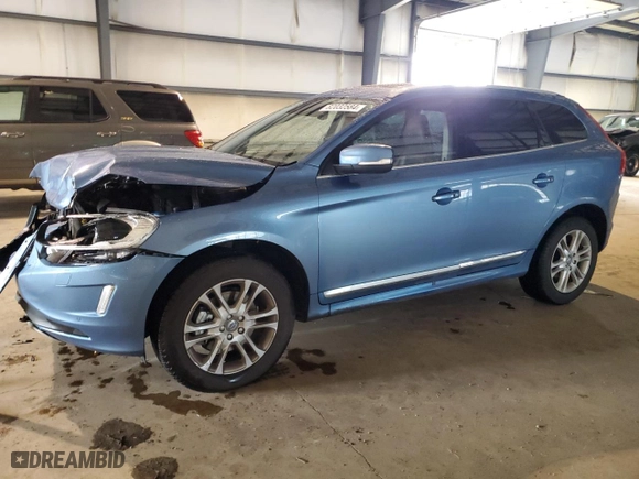 2016 Volvo XC60 T5 Platinum with VIN YV4612RM6G2809121, listed as a Copart auction lot 82032584 with 95,723 mi miles and Salvage Title. Bid and sale history available at carsss.com. Image 1.
