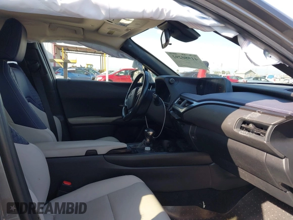 2019 Lexus UX with VIN JTHY3JBH6K2002909, listed as a IAAI auction lot 41980292 with 28,964 mi miles. Bid and sale history available at carsss.com. Image 5.