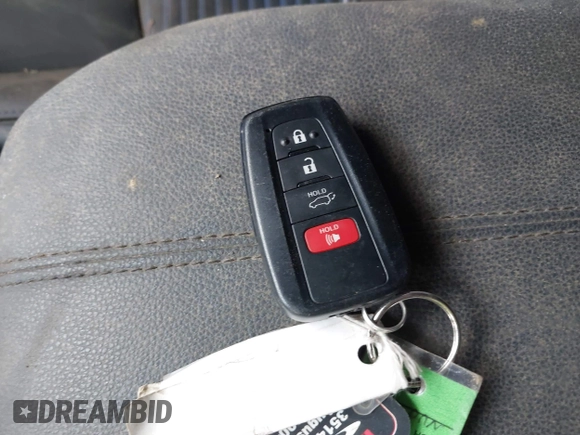 2022 Toyota RAV4 Hybrid XSE z VIN 4T3E6RFV4NU092518, wystawiony jako IAAI lot #42798470 z przebiegiem 51 581 mil mil oraz . Historia ofert i sprzedaży dostępna na DreamBid. Obrazek 11.