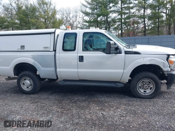 2016 Ford Super Duty F-250 SRW XLT with VIN 1FT7X2B67GEA39611, listed as a IAAI auction lot 41750797 with 33,787 mi miles. Bid and sale history available at carsss.com. Image 13.