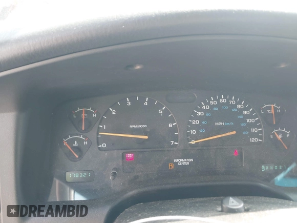 2001 Dodge Dakota Sport with VIN 1B7HL2AN91S278613, listed as a IAAI auction lot 42047239 with 178,321 mi miles and . Bid and sale history available at carsss.com. Image 7.