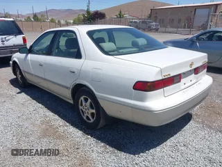 1999 Toyota Camry LE z VIN JT2BG22K3X0342513, wystawiony jako IAAI lot #42371033 z przebiegiem 159 894 mil mil oraz . Historia ofert i sprzedaży dostępna na DreamBid. Obrazek 3.