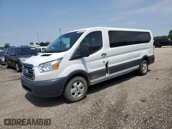 2018 Ford Transit Passenger XL z VIN 1FBZX2YG3JKB06453, wystawiony jako Copart lot #57518745 z przebiegiem 137 724 mil mil oraz Tytuł czysty. Historia ofert i sprzedaży dostępna na DreamBid. Obrazek 1.