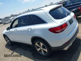 2016 Mercedes-Benz GLC 300 z VIN WDC0G4JB7GF029144, wystawiony jako IAAI lot #42806241 z przebiegiem 75 528 mil mil oraz . Historia ofert i sprzedaży dostępna na DreamBid. Obrazek 14.