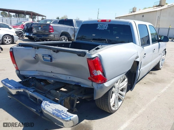 2005 Chevrolet Silverado 1500 LS with VIN 2GCEC13TX51171276, listed as a IAAI auction lot 41861847 with 163,237 mi miles. Bid and sale history available at carsss.com. Image 4.
