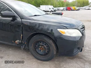 2010 Toyota Camry z VIN 4T4BF3EKXAR056638, wystawiony jako IAAI lot #42226158 z przebiegiem 194 062 mil mil oraz . Historia ofert i sprzedaży dostępna na DreamBid. Obrazek 14.