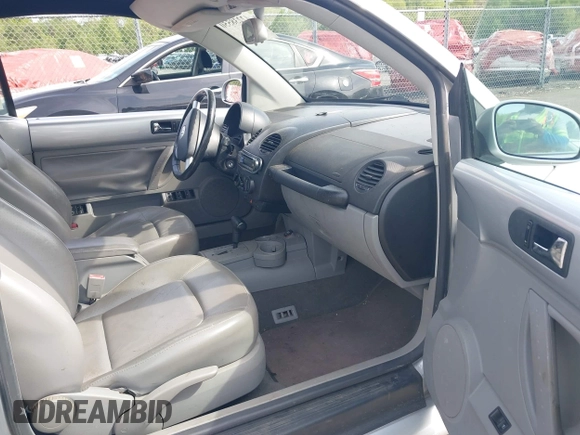 2003 Volkswagen Beetle GLS with VIN 3VWCK21Y73M319109, listed as a IAAI auction lot 42238550 with 211,219 mi miles and . Bid and sale history available at DreamBid. Image 5.