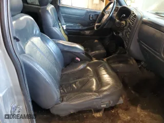 2003 GMC Sonoma SLS with VIN 1GTDT19X038102919, listed as a Copart auction lot 63662154 with 0 mi miles and Salvage Title. Bid and sale history available at carsss.com. Image 7.