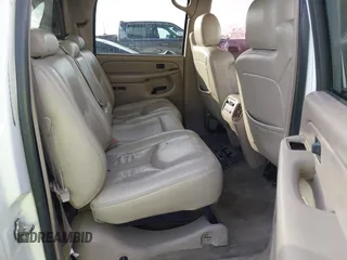 2005 Chevrolet Avalanche LS z VIN 3GNEC12Z45G252651, wystawiony jako IAAI lot #40645577 z przebiegiem 226 059 mil mil oraz . Historia ofert i sprzedaży dostępna na DreamBid. Obrazek 8.