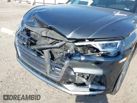 2018 Audi SQ5 Premium Plus z VIN WA1A4AFY1J2147407, wystawiony jako IAAI lot #40910292 z przebiegiem 74 942 mil mil oraz . Historia ofert i sprzedaży dostępna na DreamBid. Obrazek 6.