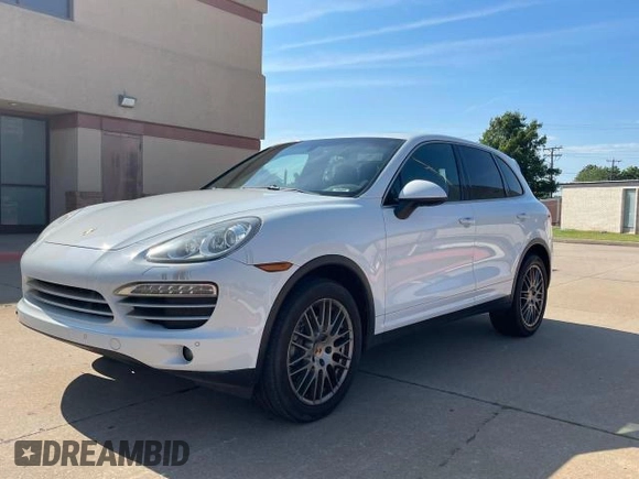 2014 Porsche Cayenne with VIN WP1AA2A2XELA09323, listed as a Copart auction lot 61265345 with 204,292 mi miles and Clean title. Bid and sale history available at DreamBid. Image 2.