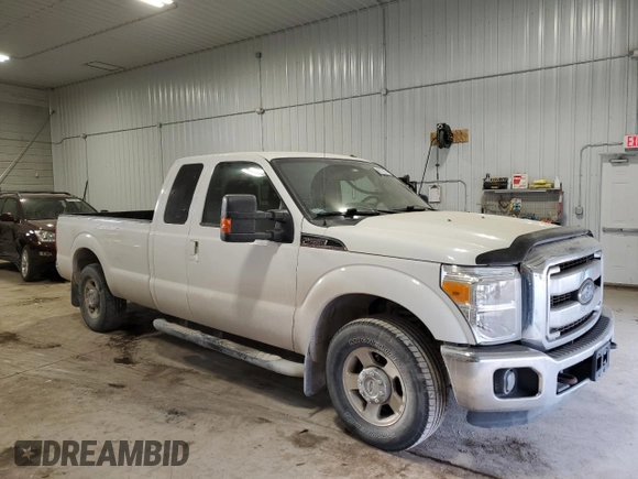 2015 Ford F-250 XLT z VIN 1FT7X2A63FEA10493, wystawiony jako Copart lot #85132974 z przebiegiem 151 845 mil mil oraz Szkoda całkowita • Salvage title. Historia ofert i sprzedaży dostępna na DreamBid. Obrazek 4.