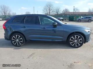 2023 Volvo XC60 Plus Dark Theme with VIN YV4L12RWXP1338603, listed as a IAAI auction lot 41675780 with 1 mi miles. Bid and sale history available at carsss.com. Image 13.