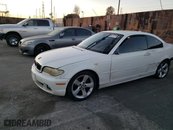 2004 BMW 3 Series 325Ci z VIN WBABV13464JT22816, wystawiony jako Copart lot #88293155 z przebiegiem Nie podano mil oraz Szkoda całkowita • Salvage title. Historia ofert i sprzedaży dostępna na DreamBid. Obrazek 1.