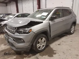 2022 Jeep Compass Latitude with VIN 3C4NJDBB1NT164537, listed as a IAAI auction lot 41424844 with 53,020 mi miles and . Bid and sale history available at DreamBid. Image 2.