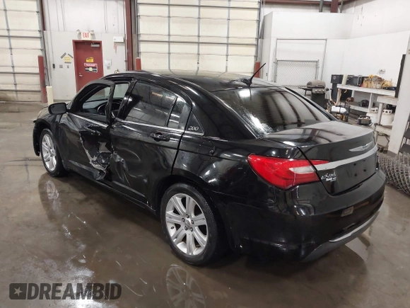 2014 Chrysler 200 Touring with VIN 1C3CCBBB3EN198117, listed as a IAAI auction lot 41999090 with 144,257 mi miles. Bid and sale history available at carsss.com. Image 3.