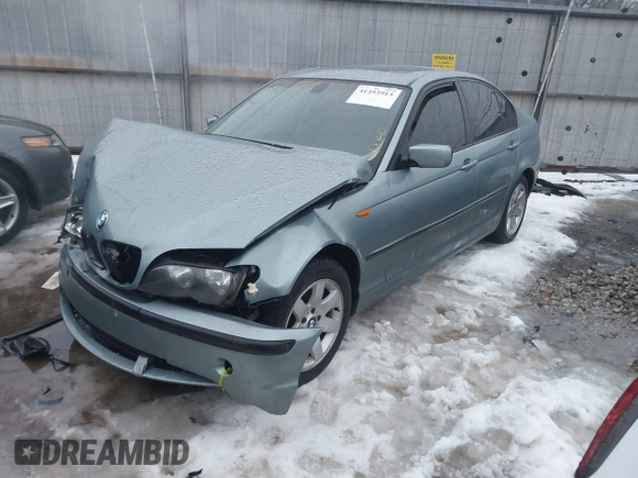 2005 BMW 3 Series 325i with VIN WBAEV33475KW16987, listed as a IAAI auction lot 41353913 with 211,222 mi miles. Bid and sale history available at carsss.com. Image 16.