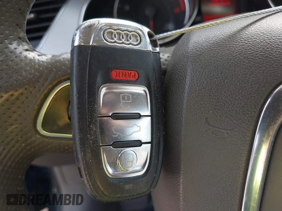 2011 Audi A5 Premium z VIN WAUAFAFH2BN000462, wystawiony jako IAAI lot #41827465 z przebiegiem 176 294 mil mil oraz . Historia ofert i sprzedaży dostępna na DreamBid. Obrazek 11.