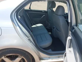 2008 Volkswagen Jetta SE with VIN 3VWRM71K68M176528, listed as a IAAI auction lot 42315777 with 197,345 mi miles and . Bid and sale history available at DreamBid. Image 8.