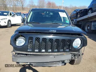 2016 Jeep Patriot Latitude with VIN 1C4NJRFB4GD580484, listed as a IAAI auction lot 42006184 with 178,265 mi miles. Bid and sale history available at carsss.com. Image 12.