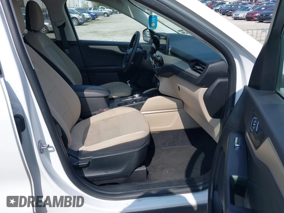 2022 Ford Escape SE with VIN 1FMCU9G68NUA67439, listed as a IAAI auction lot 42004153 with 116,581 mi miles. Bid and sale history available at carsss.com. Image 5.