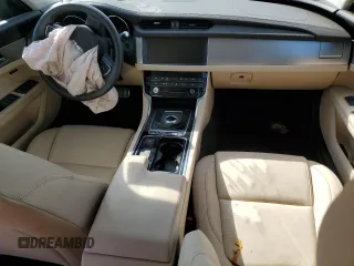 2019 Jaguar XF 25t Premium with VIN SAJBJ4FX0KCY76653, listed as a Copart auction lot 75358164 with 12,403 mi miles and Salvage Title. Bid and sale history available at carsss.com. Image 8.