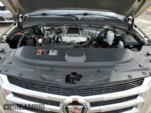 2015 Cadillac Escalade z VIN 1GYS4AKJ1FR100437, wystawiony jako Copart lot #52559965 z przebiegiem 51 627 mil mil oraz Tytuł czysty. Historia ofert i sprzedaży dostępna na DreamBid. Obrazek 12.
