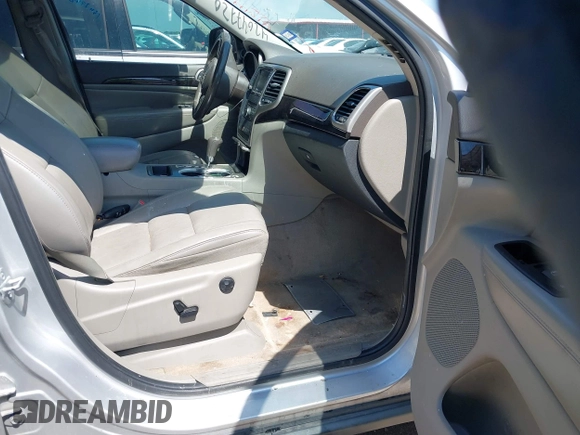 2012 Jeep Grand Cherokee Laredo with VIN 1C4RJEAG4CC167557, listed as a IAAI auction lot 42047720 with 195,631 mi miles. Bid and sale history available at carsss.com. Image 5.