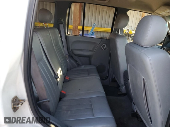 2006 Jeep Liberty Limited with VIN 1J4GL58K26W141211, listed as a Copart auction lot 52810035 with 192,000 mi miles and Non repairable. Bid and sale history available at DreamBid. Image 10.