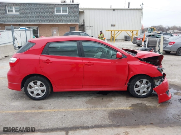 2009 Toyota Matrix S with VIN 2T1LE40E49C009417, listed as a IAAI auction lot 41469027 with 86,212 mi miles. Bid and sale history available at carsss.com. Image 13.
