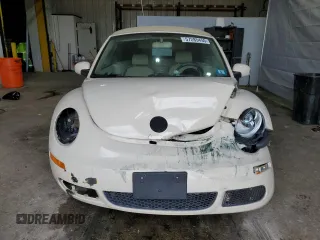 2009 Volkswagen Beetle S with VIN 3VWRG31Y39M402031, listed as a Copart auction lot 57285455 with 101,220 mi miles and Salvage title. Bid and sale history available at DreamBid. Image 5.